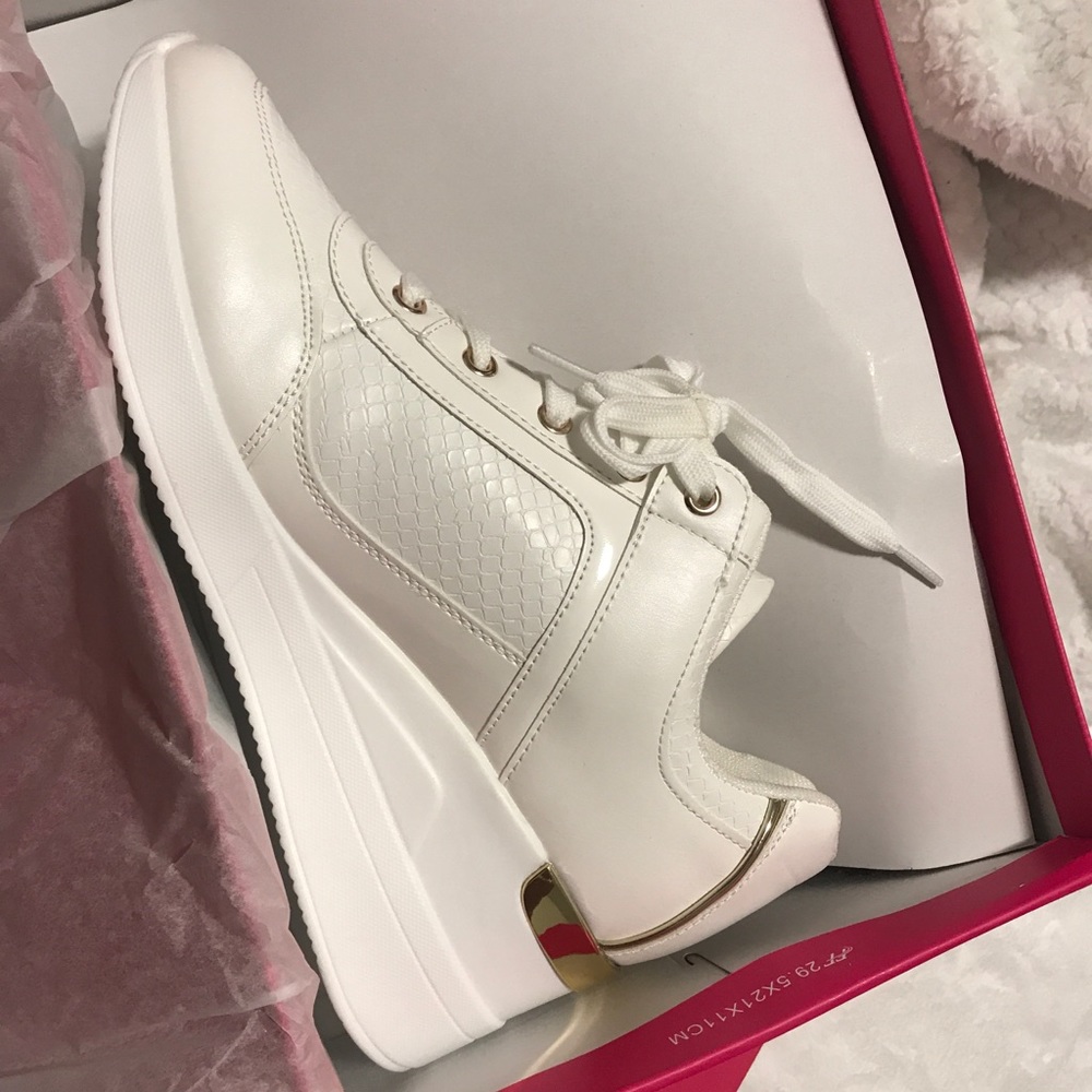 White and gold wedged sneakers